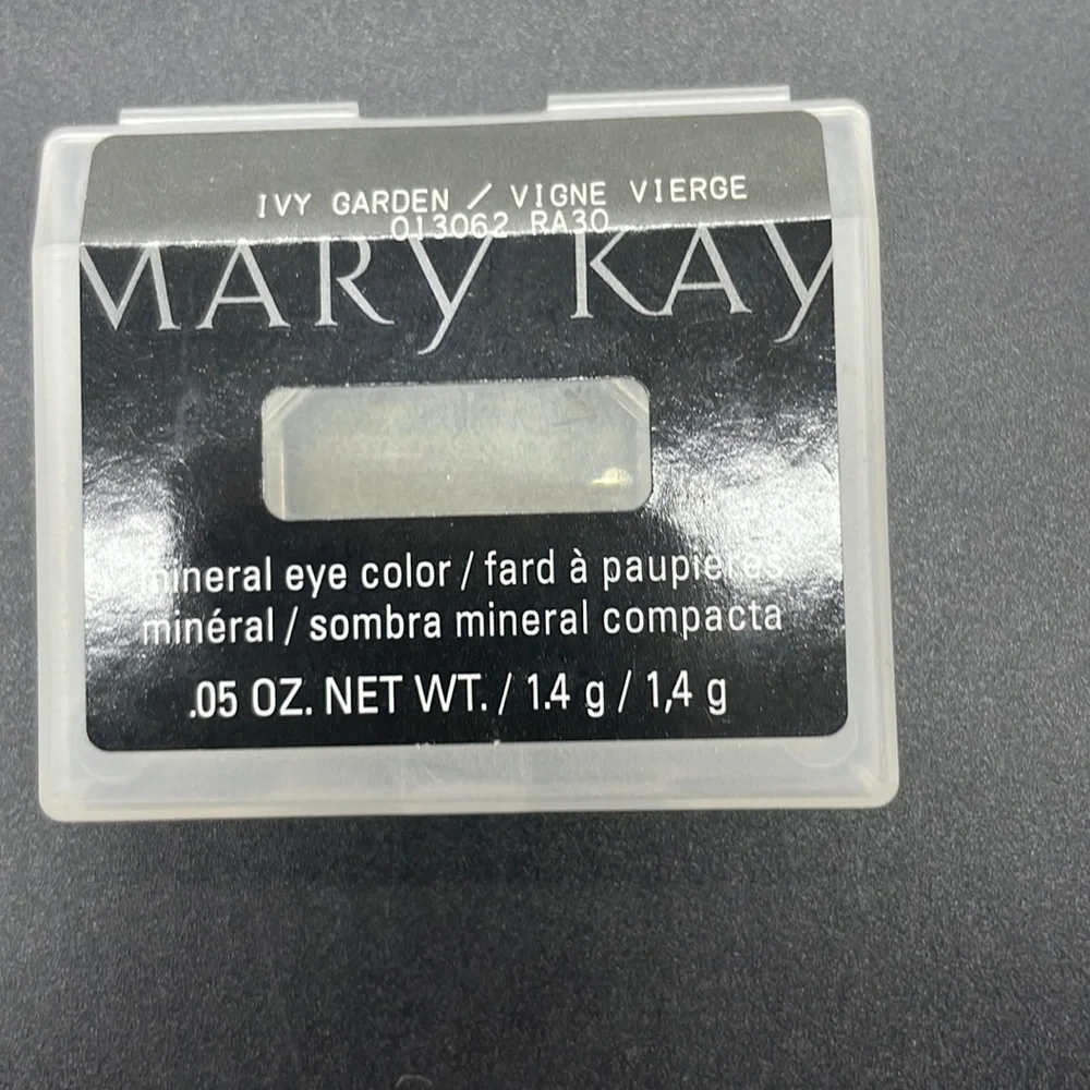 NEW MARY KAY Mineral Eye Color IVY GARNER / VIGNE VIERGE